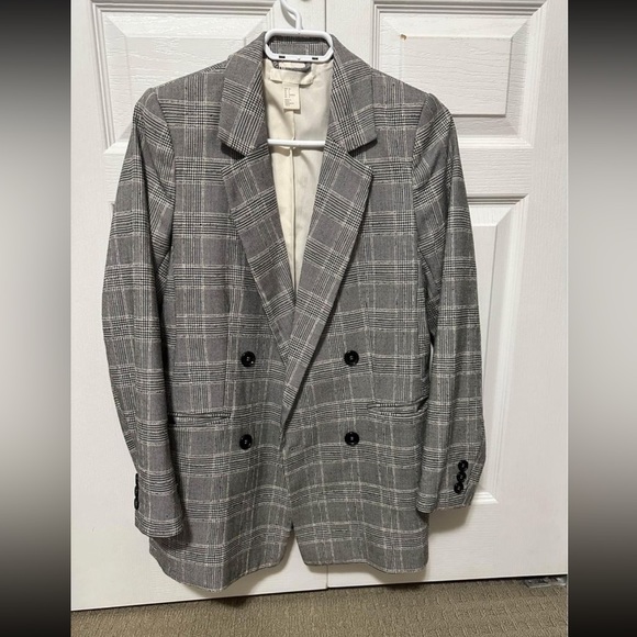 Blazer - Picture 3 of 6